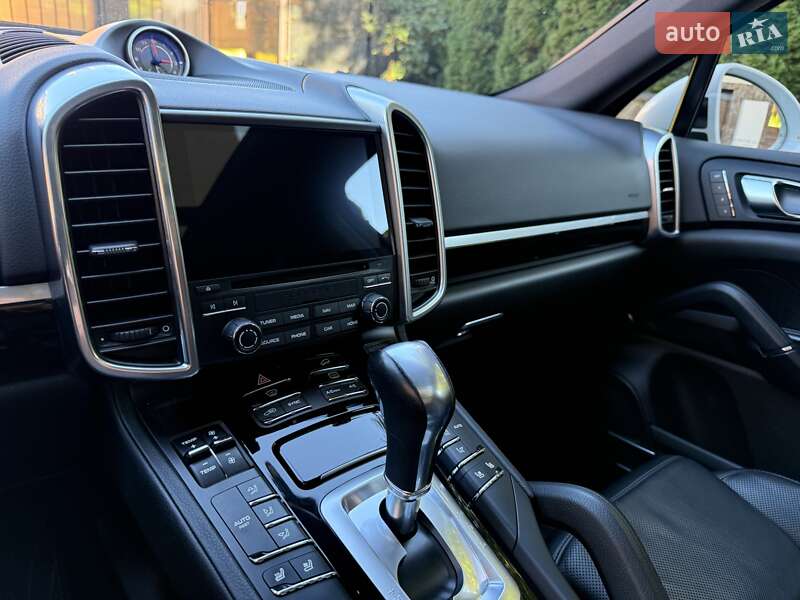 Внедорожник / Кроссовер Porsche Cayenne 2017 в Киеве фото 31 Внедорожник / Кроссовер Porsche Cayenne 2017 в Киеве