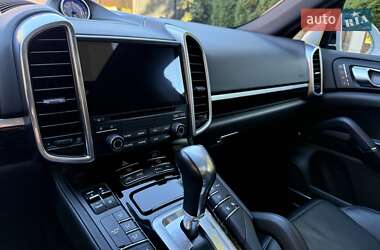 Позашляховик / Кросовер Porsche Cayenne 2017 в 