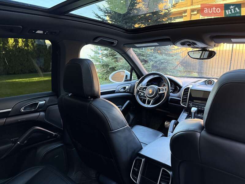 Внедорожник / Кроссовер Porsche Cayenne 2017 в Киеве фото 38 Внедорожник / Кроссовер Porsche Cayenne 2017 в Киеве