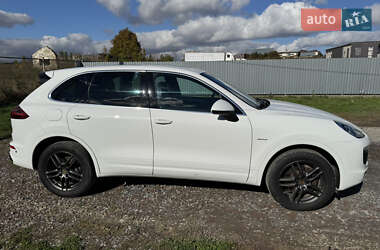 Позашляховик / Кросовер Porsche Cayenne 2015 в  фото 15 Позашляховик / Кросовер Porsche Cayenne 2015 в