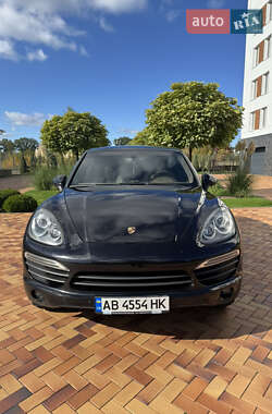 Позашляховик / Кросовер Porsche Cayenne 2012 в 