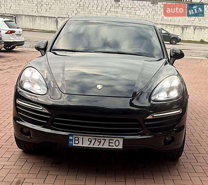 Позашляховик / Кросовер Porsche Cayenne 2011 в 