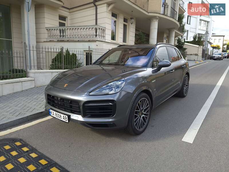 Внедорожник / Кроссовер Porsche Cayenne 2019 в 
