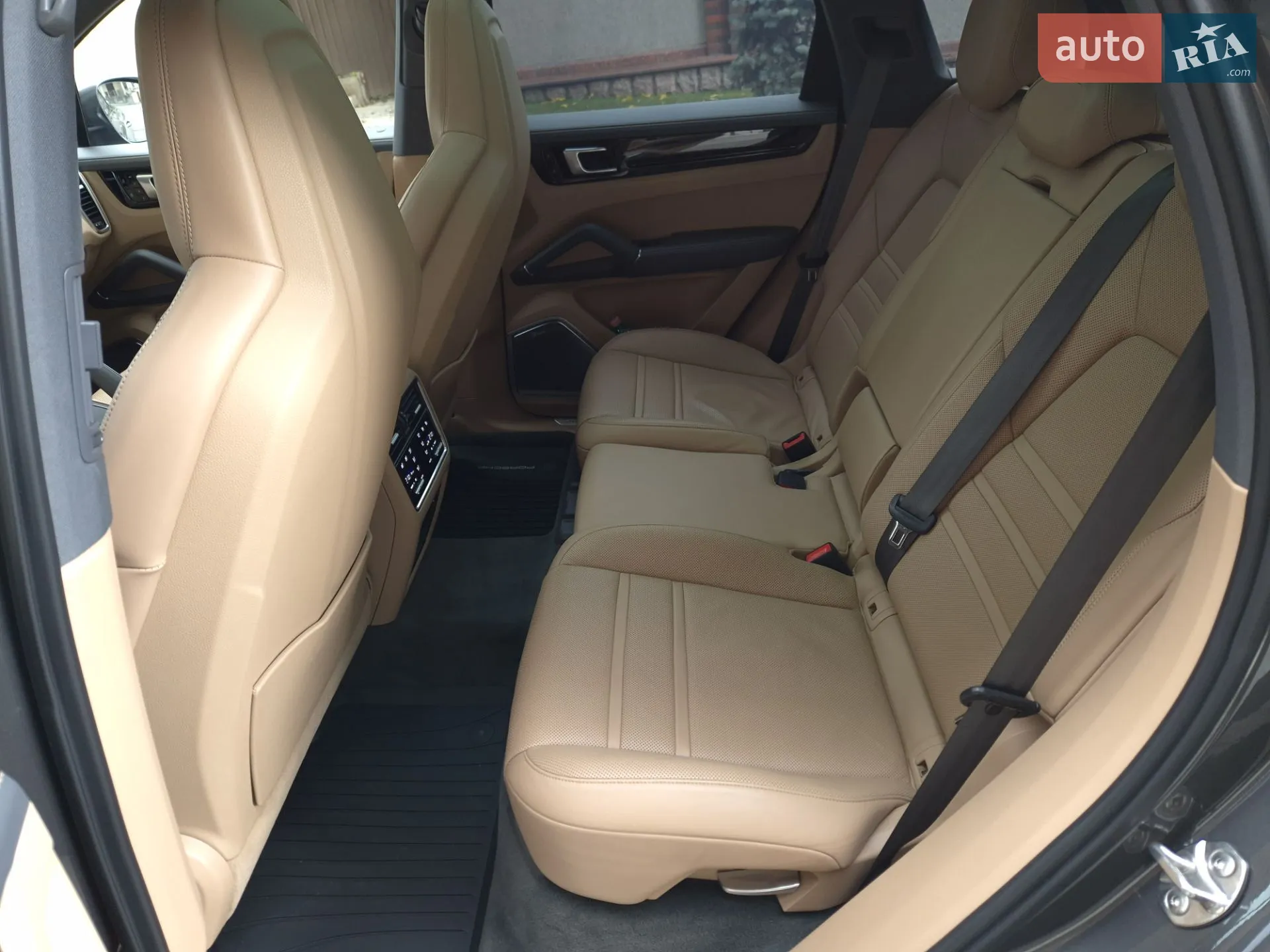 2019 Porsche Cayenne - мініатюра 11