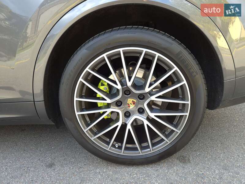 Позашляховик / Кросовер Porsche Cayenne 2019 в Києві