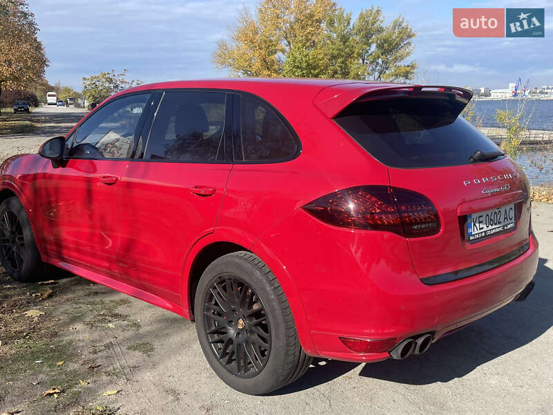 Внедорожник / Кроссовер Porsche Cayenne 2014 в Днепре