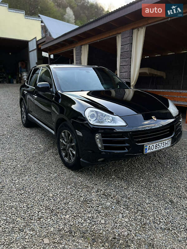 Позашляховик / Кросовер Porsche Cayenne 2010 в Тячеві