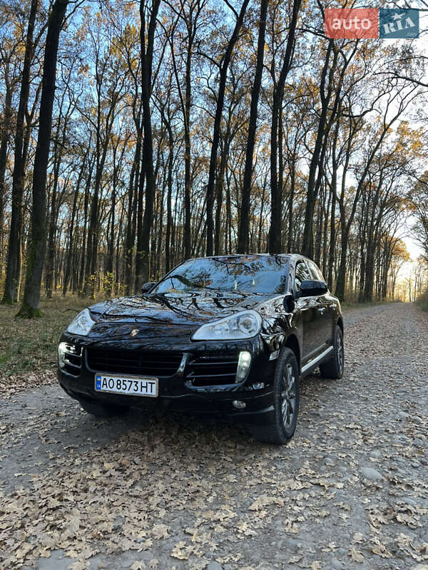 Позашляховик / Кросовер Porsche Cayenne 2010 в Тячеві