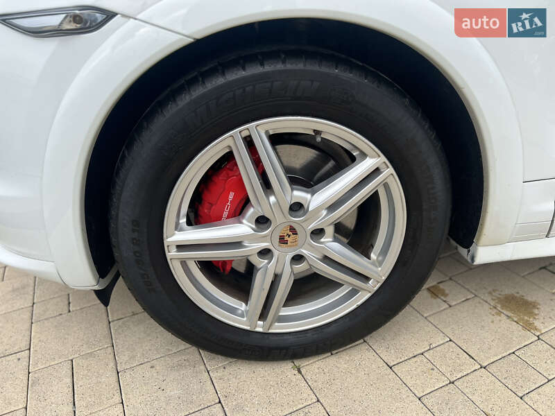 Внедорожник / Кроссовер Porsche Cayenne 2013 в Львове фото 23 Внедорожник / Кроссовер Porsche Cayenne 2013 в Львове