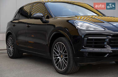 Внедорожник / Кроссовер Porsche Cayenne 2020 в 