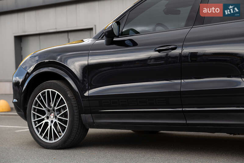 Позашляховик / Кросовер Porsche Cayenne 2020 в Києві