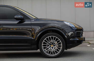 Внедорожник / Кроссовер Porsche Cayenne 2020 в 