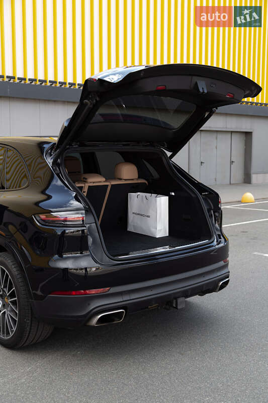 Позашляховик / Кросовер Porsche Cayenne 2020 в Києві