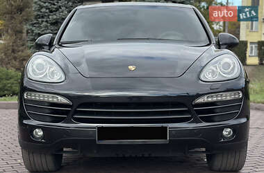 Внедорожник / Кроссовер Porsche Cayenne 2012 в 