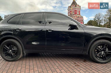 Внедорожник / Кроссовер Porsche Cayenne 2012 в 
