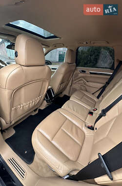 Внедорожник / Кроссовер Porsche Cayenne 2012 в 