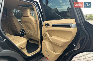 Внедорожник / Кроссовер Porsche Cayenne 2012 в 