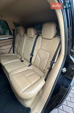 Внедорожник / Кроссовер Porsche Cayenne 2012 в 