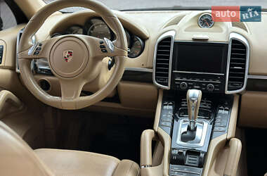 Внедорожник / Кроссовер Porsche Cayenne 2012 в 