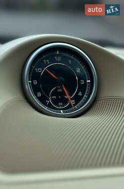 Внедорожник / Кроссовер Porsche Cayenne 2012 в 