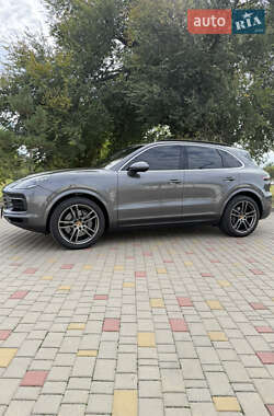 Позашляховик / Кросовер Porsche Cayenne 2020 в 