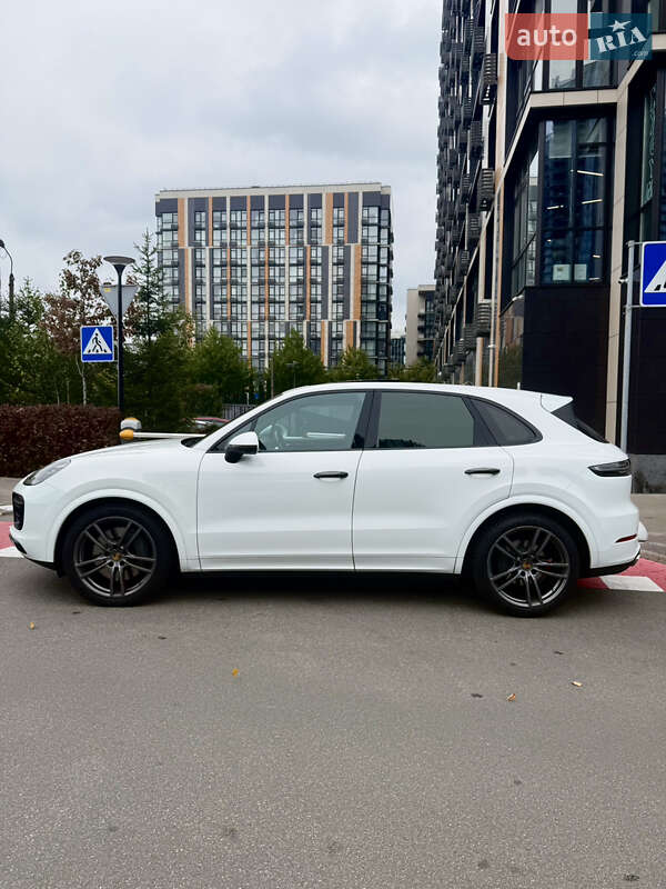 Внедорожник / Кроссовер Porsche Cayenne 2018 в Киеве фото 3 Внедорожник / Кроссовер Porsche Cayenne 2018 в Киеве