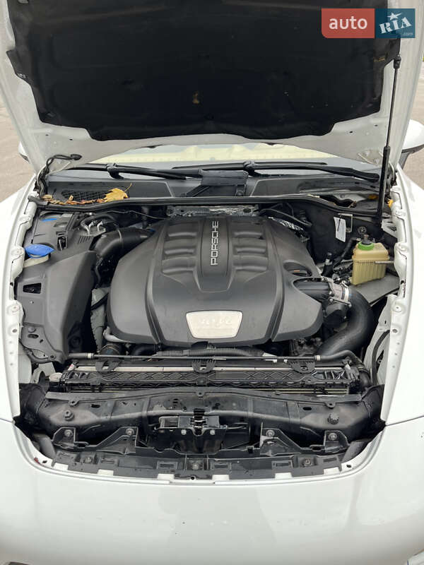 Внедорожник / Кроссовер Porsche Cayenne 2013 в Харькове