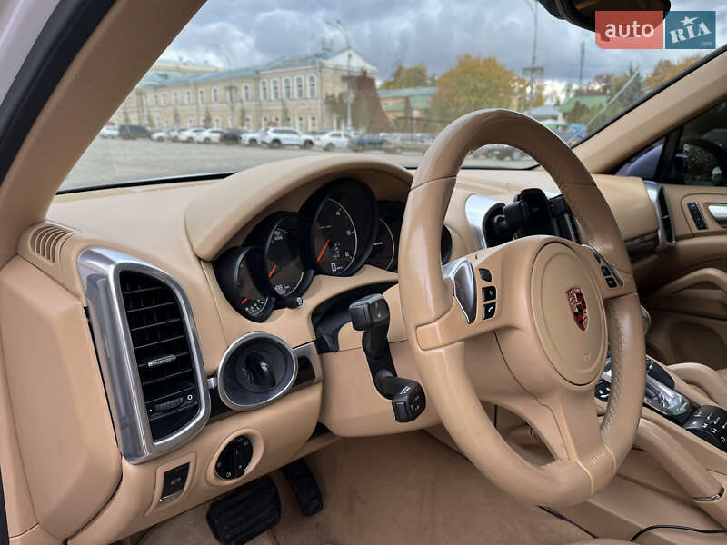 Внедорожник / Кроссовер Porsche Cayenne 2013 в Харькове
