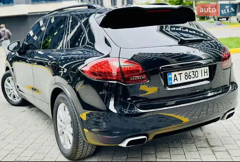 Позашляховик / Кросовер Porsche Cayenne 2011 в Івано-Франківську