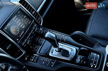 Внедорожник / Кроссовер Porsche Cayenne 2012 в 