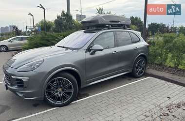 Позашляховик / Кросовер Porsche Cayenne 2016 в 