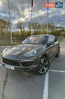 Позашляховик / Кросовер Porsche Cayenne 2011 в 