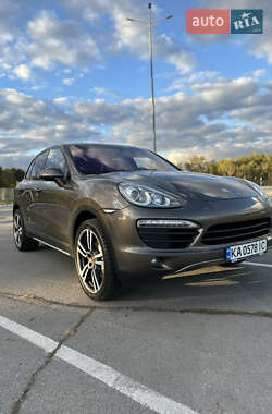Позашляховик / Кросовер Porsche Cayenne 2011 в 