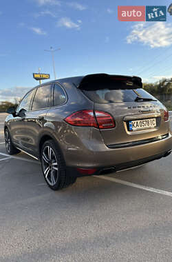 Позашляховик / Кросовер Porsche Cayenne 2011 в 