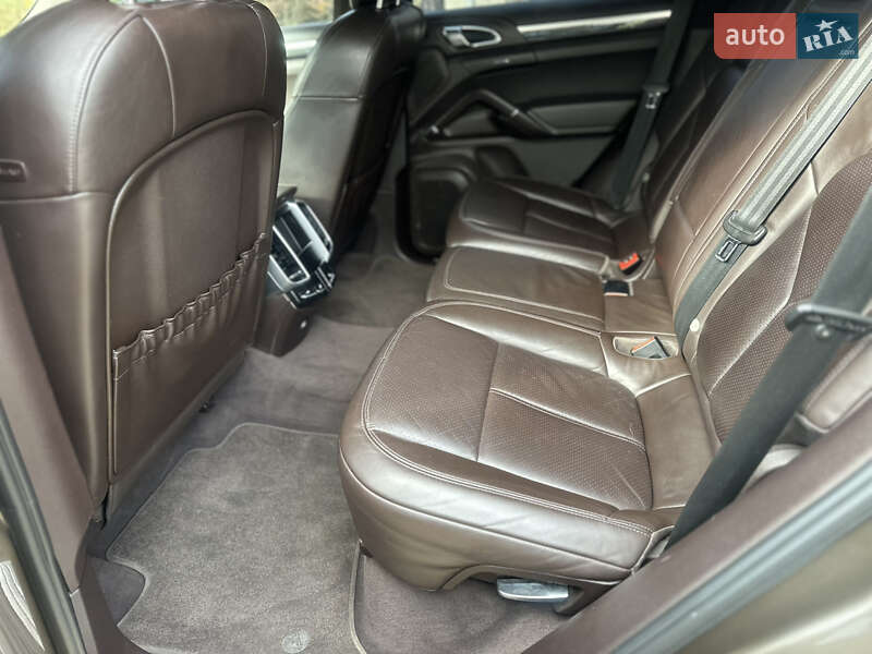 Внедорожник / Кроссовер Porsche Cayenne 2011 в Киеве фото 7 Внедорожник / Кроссовер Porsche Cayenne 2011 в Киеве
