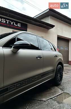 Внедорожник / Кроссовер Porsche Cayenne 2018 в 