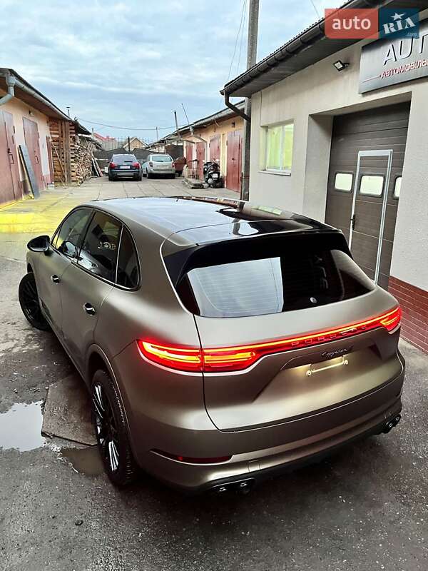 Позашляховик / Кросовер Porsche Cayenne 2018 в Івано-Франківську