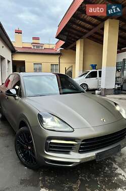 Внедорожник / Кроссовер Porsche Cayenne 2018 в 