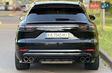 Внедорожник / Кроссовер Porsche Cayenne 2018 в 