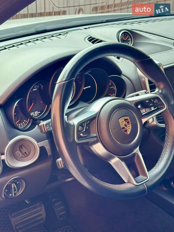 Позашляховик / Кросовер Porsche Cayenne 2016 в Миколаєві фото 6 Позашляховик / Кросовер Porsche Cayenne 2016 в Миколаєві