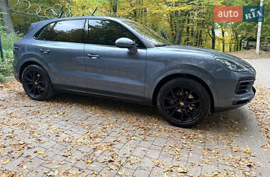 Внедорожник / Кроссовер Porsche Cayenne 2018 в 
