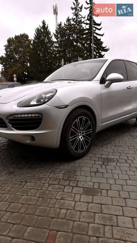 Позашляховик / Кросовер Porsche Cayenne 2012 в Івано-Франківську