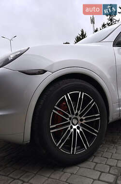 Позашляховик / Кросовер Porsche Cayenne 2012 в  фото 25 Позашляховик / Кросовер Porsche Cayenne 2012 в