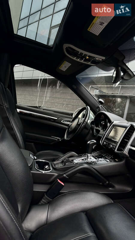 Позашляховик / Кросовер Porsche Cayenne 2012 в Івано-Франківську