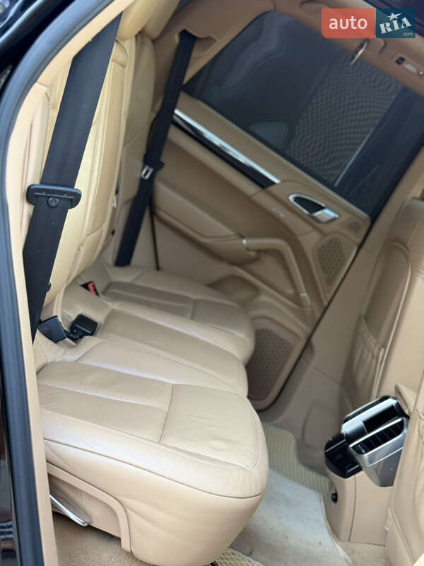 Внедорожник / Кроссовер Porsche Cayenne 2012 в Самборе