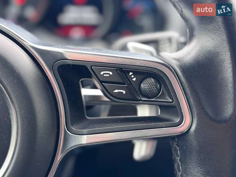 Внедорожник / Кроссовер Porsche Cayenne 2017 в Киеве
