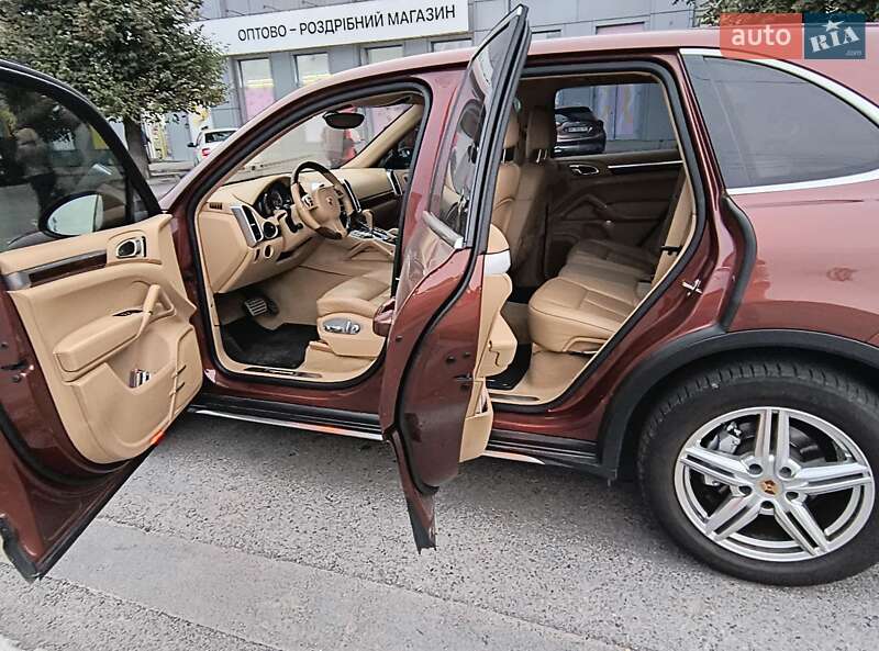 Внедорожник / Кроссовер Porsche Cayenne 2013 в Днепре