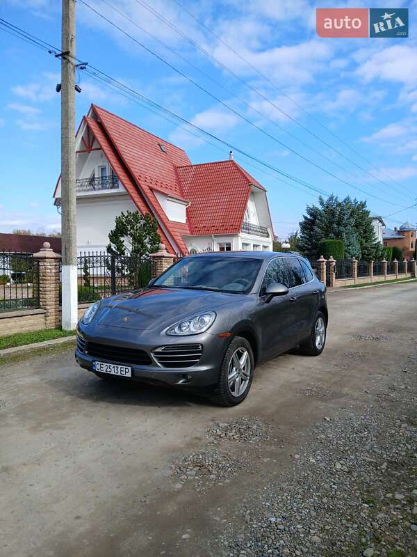 Позашляховик / Кросовер Porsche Cayenne 2011 в Чернівцях