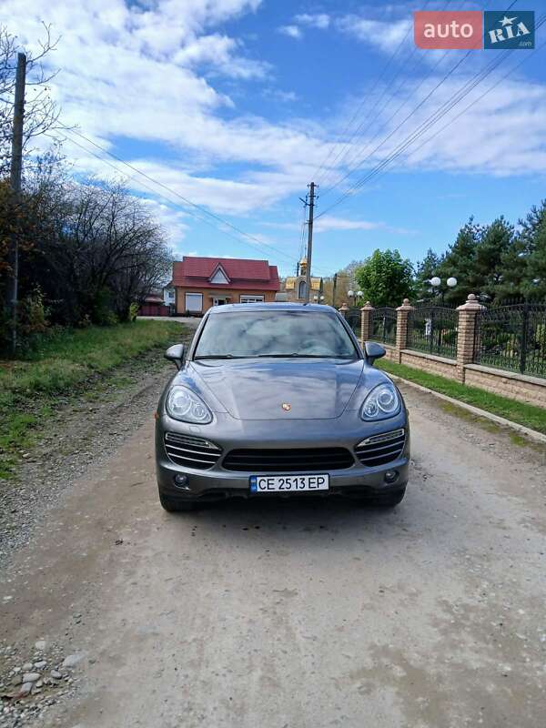 Позашляховик / Кросовер Porsche Cayenne 2011 в Чернівцях