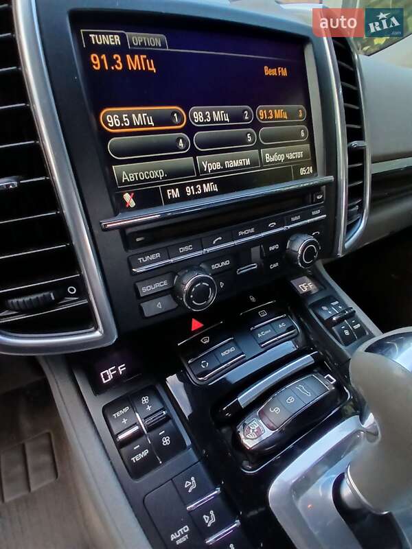 Позашляховик / Кросовер Porsche Cayenne 2011 в Чернівцях